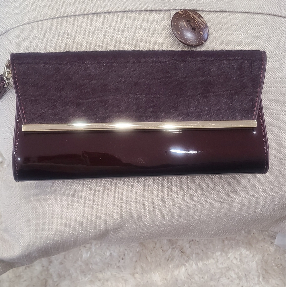 WHITE HOUSE BLACK MARKET burgundy clutch wallet/wristlet-EUC